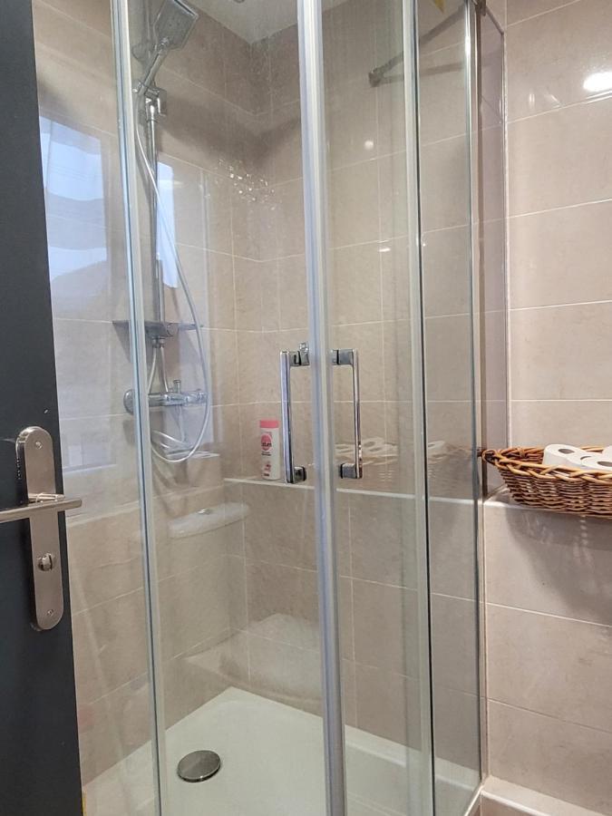 Coquet Appartement A 15Mn De Paris Et 10 Mn De Stade De France, Wifi, Netflix, Groslay Luaran gambar