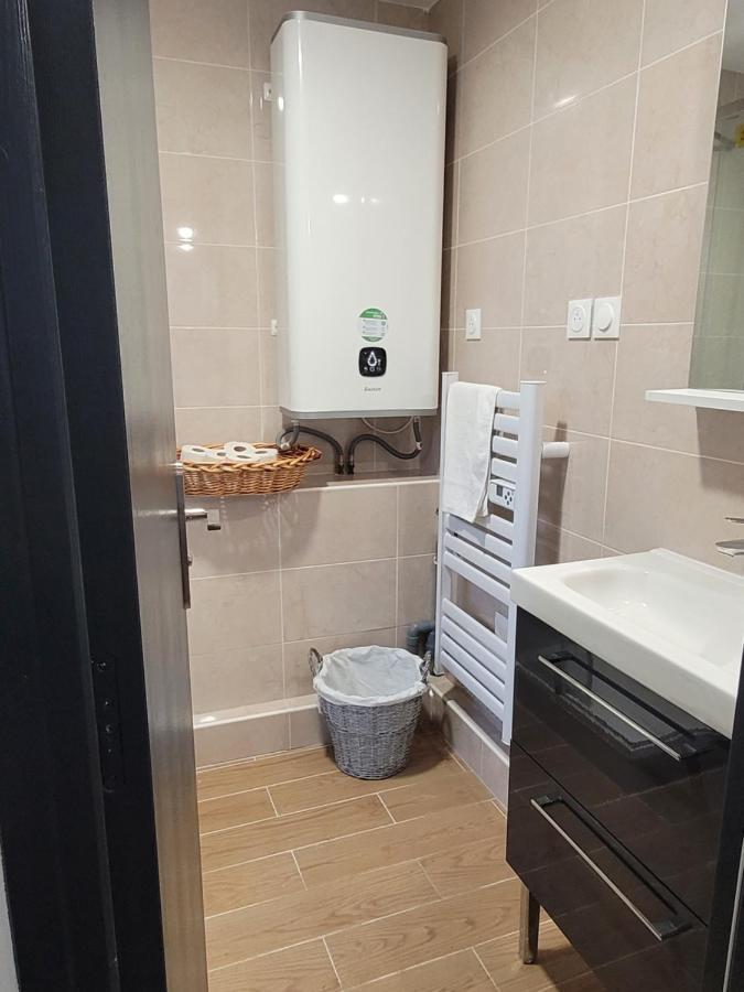Coquet Appartement A 15Mn De Paris Et 10 Mn De Stade De France, Wifi, Netflix, Groslay Luaran gambar