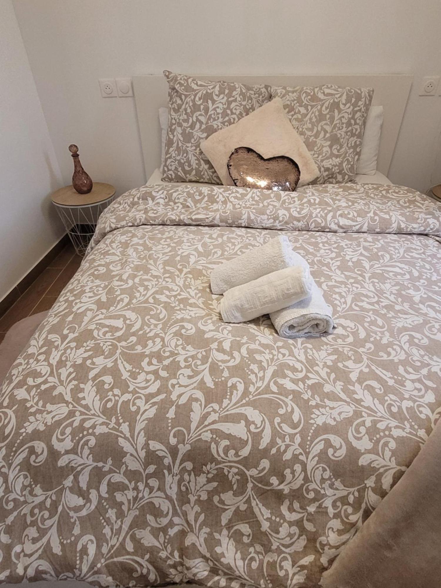 Coquet Appartement A 15Mn De Paris Et 10 Mn De Stade De France, Wifi, Netflix, Groslay Luaran gambar